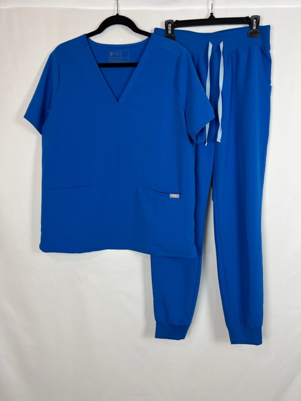 *Like New* FIGS Royal Blue Scrub Top and Jogger Set- XL Top/ M Tall Pant‎